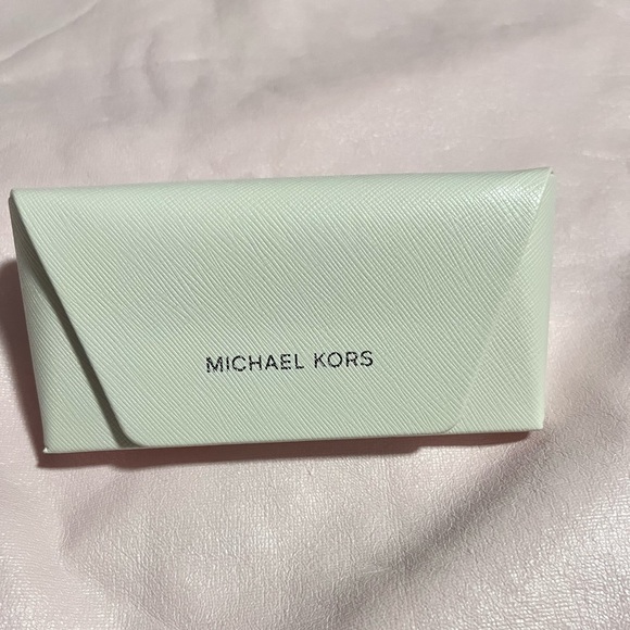 Michael kors sunglasses - Picture 2 of 5